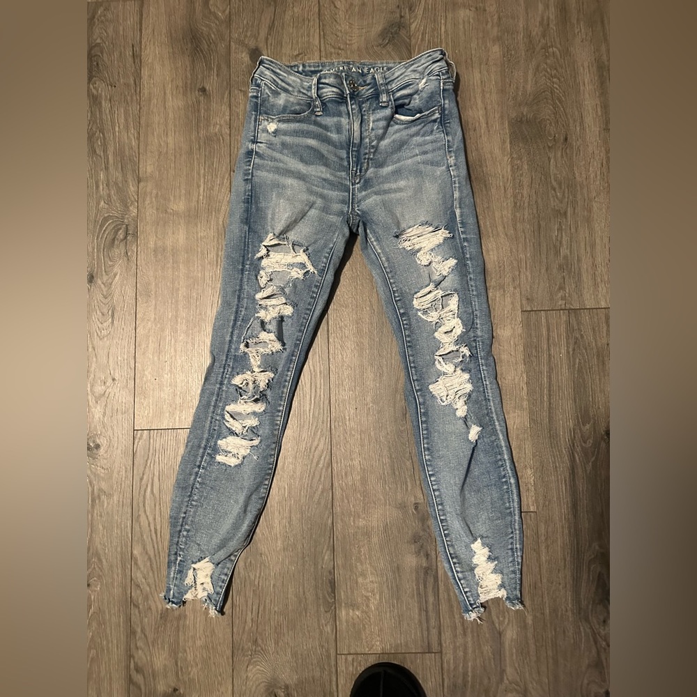 American Eagle Distressed High Rise Jegging